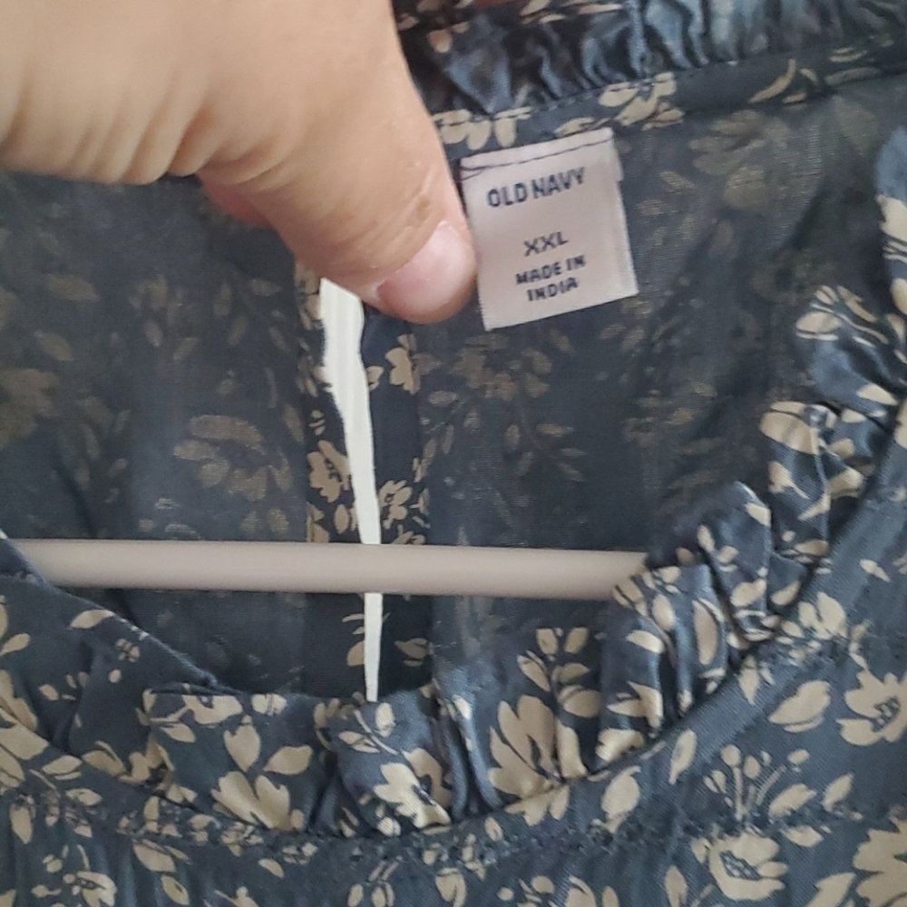 Old Navy Tank - Picture 2 of 6